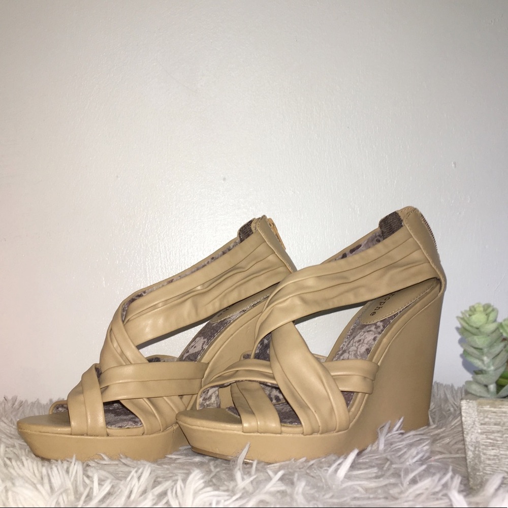Apostrophe Wedges